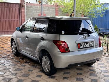 Toyota: Toyota ist: 2004 г., 1.3 л, Автомат, Бензин, Хэтчбэк