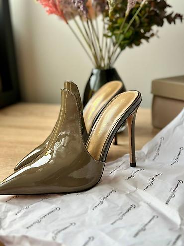 набойки: Женские мюли Gianvito Rossi, Milano - Модель: заострённый носок — 3