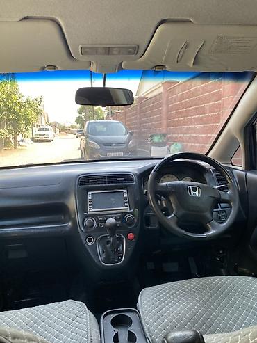 Honda: Honda Stream: 2002 г., Универсал — 12