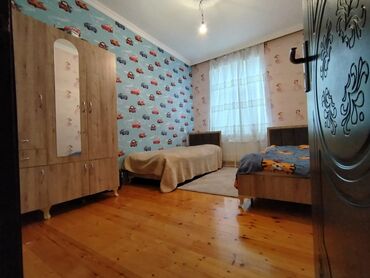 Həyət evləri və villaların satışı: Uşaq otağı və həyəti olan fərdi ev - İki mərtəbəli ağ rəngli fərdi — 1