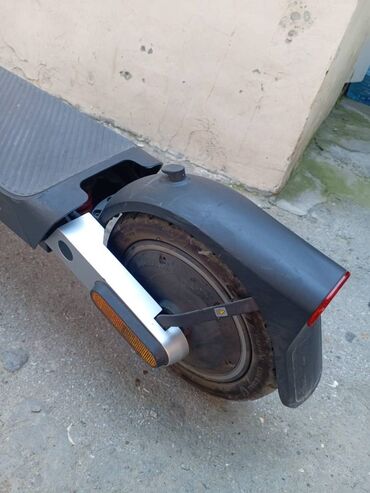 Elektrikli samokatlar: İşlənmiş Elektrik samokat 10", 751 - 1000 Vt, 16 - 25 km/s, Ünvandan götürmə