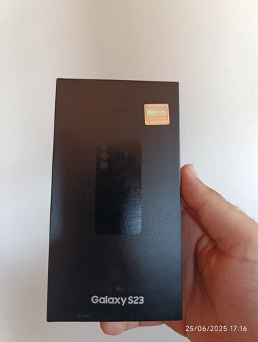 сотовый телефон fly ezzy trendy 3: Samsung Galaxy S23, 256 ГБ, цвет - Белый, Гарантия, Сенсорный, Отпечаток пальца