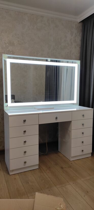 Salon masaları: Yeni, Makiyaj üçün masa, Güzgülü — 9