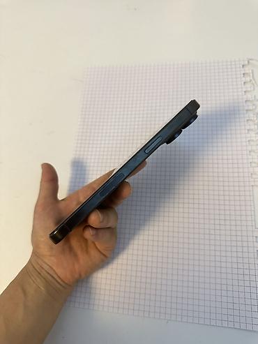 Apple iPhone: IPhone 15 Pro Max, цвет — чёрный/тёмно‑серый (Titanium Black) — 4