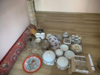 микра: Всё для дома: ковёр, дорожка, посуда, смеситель. Цена за всё 5000 сом