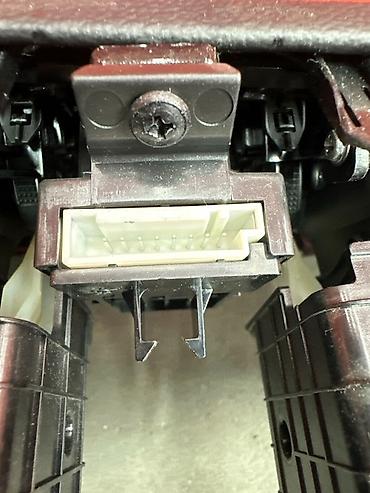 game insight: Накладка на торпедо Hyundai Grandeur IG (L6DB), передняя часть — 5