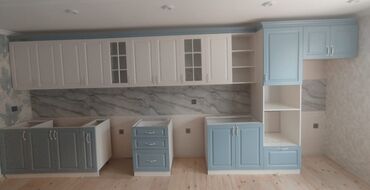 Mətbəx mebeli: Ağ rəngdə olan mətbəx mebeli dəsti. Qaz plitəsi və aspirator üçün — 13