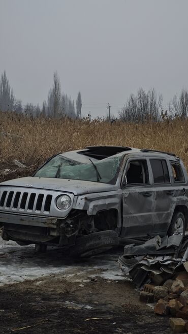 продаю аварийные машины: Jeep : 2016 г., 2 л, Механика, Бензин