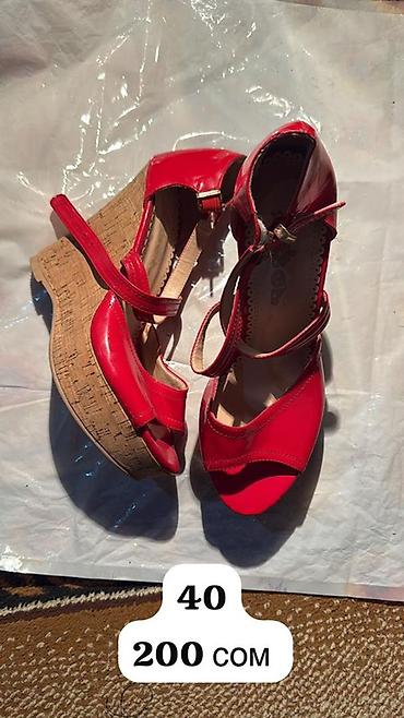 Босоножки, сандалии, шлепанцы: Женская обувь — два варианта. 1) Сандалии с декором - Размеры: 37 и — 6