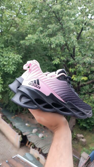pink cipele: Adidas, 37, bоја - Roze