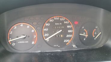 100000 сомдук машиналар: Honda CR-V: 2 л, Механика, Бензин, Седан
