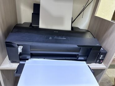 принтер для ноутбука: Срочно Продаю принтер 1800 Формат А3 Коробки и книжки все имеются
