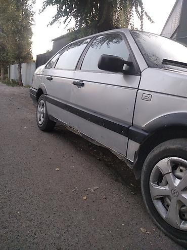 Транспорт: Volkswagen Passat: 1989 г., Седан — 7