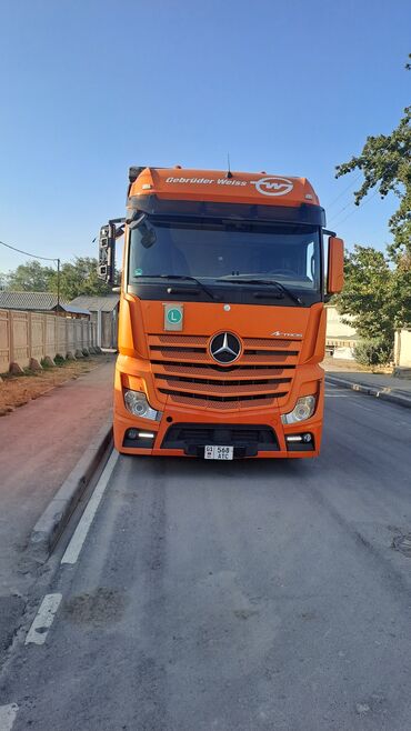 бочки железные: Жүк ташуучу унаа, Mercedes-Benz, Колдонулган