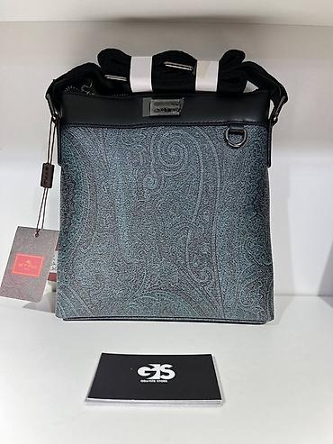 барсетка etro: Сумка ETRO через плечо с фирменным пейсли-принтом. - Формат — 1