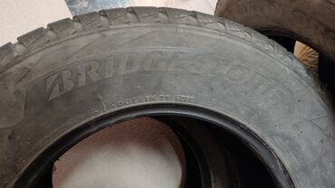 Шины: Шины 265 / 65 / R 17, Зима, Б/у, Внедорожные (АТ/МТ), Япония, Bridgestone