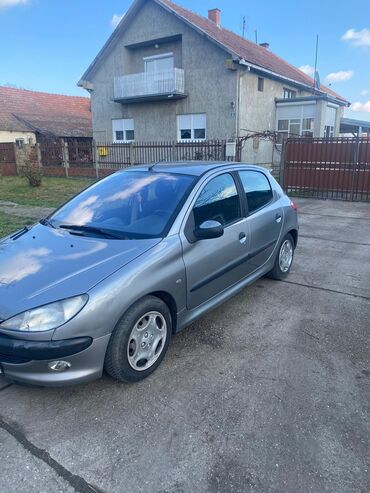 niš polovni automobili: Peugeot 206: 1.4 l | 2002 г. 279000 km. Hečbek