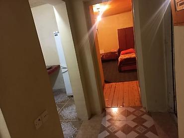əmlak satışı saytları: 1 otaqlı mənzil – mətbəx və yataq otağı ilə Xüsusiyyətlər: - Ayrı — 1