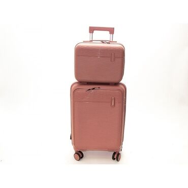 чемоданы для ручной клади: Набор дорожного багажа из 2 предметов в розово-пудровом цвете. -