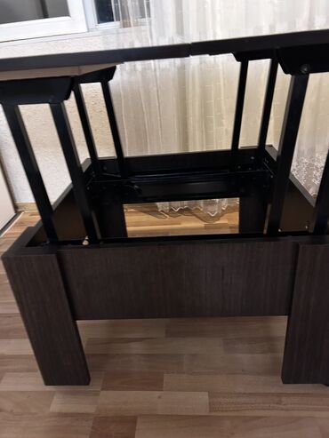 Masalar: Həm jurnalnı açılır olur ortalığ stol təzədi az işlənib çox az elə bil — 3