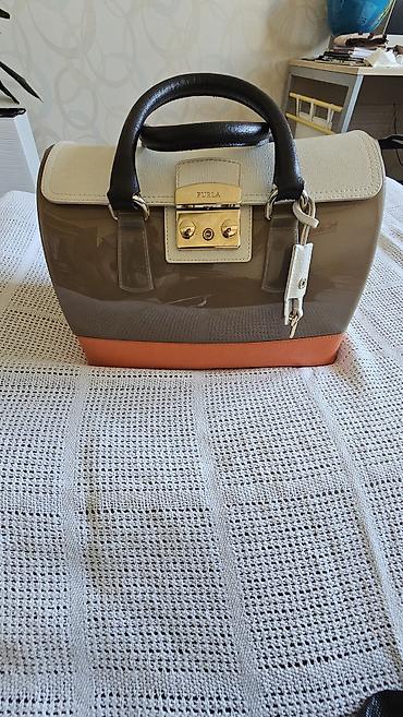 frida aksesuar sirketi: FURLA qadın çantası - Model: əl çantası, üst qapaqlı və metal kilidli — 6