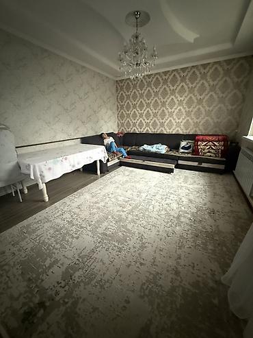 Sale of cottages and houses: Продаётся просторный жилой дом, В Ак-Ордо 3, стены кирпичные — 5