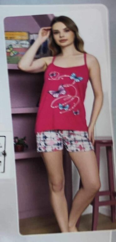 Pidžame: Pamučna pidzama/bebi Dol
4kompleta 1800din (sj)
m l xl 
Mozda neka S — 22