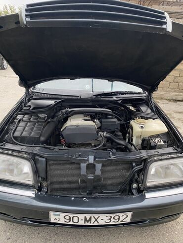 Mercedes-Benz: Mercedes-Benz E-Class: 1.8 l | 1998 il Sedan — 6