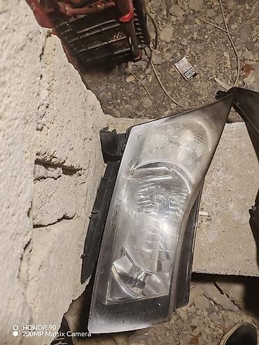 toyota rolu: Chevrolet kruz 
Faraları parilofkaya ehtiyac var 
Son qiymət 100manat — 1