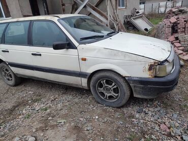 Volkswagen: Volkswagen Passat: 1992 г., 1.8 л, Механика, Бензин, Универсал