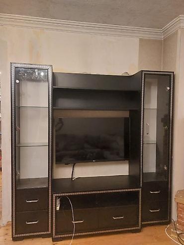 tv stendlər: Qonaq otağı üçün modul TV stend/vitrin dəsti - Rəng: qara, kənarlarda — 2