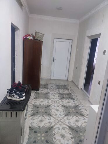 Köhnə tikili: Satılır: Tam mebelləşdirilmiş 1 otaqlı mənzil/interyer paketi - Geniş — 6