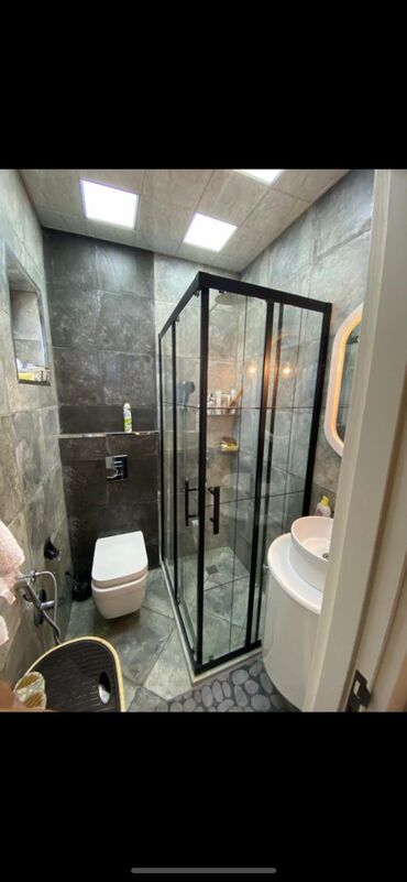 Duş kabinaları, arakəsmələr: Arakəsmə, Künc üçün — 4