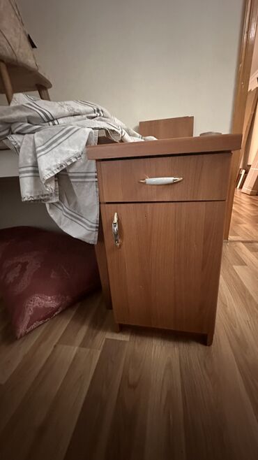 стеклянная тумба под телевизор: İkinəfərlik çarpayı, 2 tumba, Azərbaycan, İşlənmiş