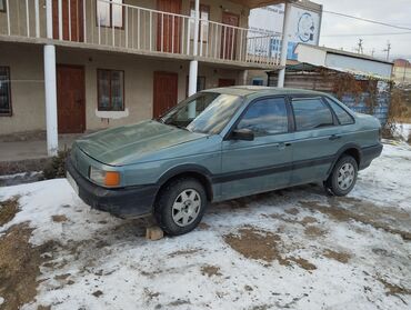 Volkswagen: Volkswagen Passat: 1988 г., 1.8 л, Механика, Бензин, Седан