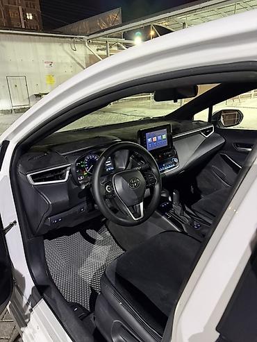 byd e3: Toyota Corolla: 2022 г., 1.8 л, Вариатор, Гибрид, Седан — 5