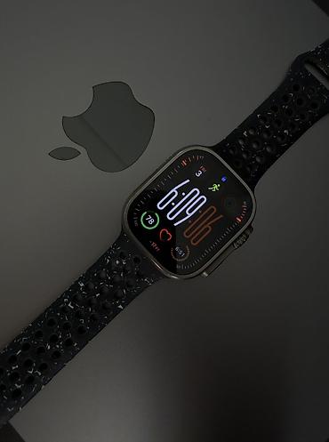 Aksesuarlar: Apple Watch Ultra 2 – 49 mm titan korpus, safir kristal şüşə, keramika — 1