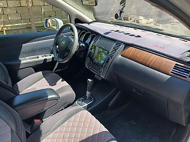 nissan note mini: Nissan Tiida hatchback, gümüşü rəng. - Kuzov: 5 qapılı hatchback — 7