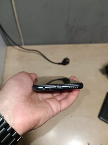 телефон fly большой экран: Xiaomi Redmi Note 8, 32 ГБ, цвет - Черный, 
 Кнопочный, Отпечаток пальца, Две SIM карты