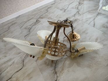 işlenmiş şifir: Çılçıraq, 3 lampa, Şüşə