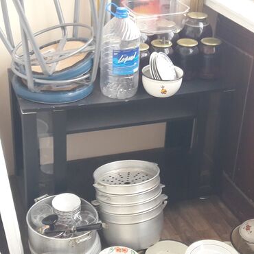 телевизионную тумбу: Тумба и подставка для телевизора, Б/у, Напольная, МДФ, цвет - Черный