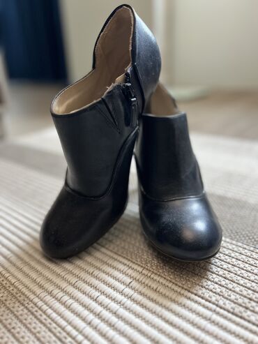 обувь 19 размер: Ботинки и ботильоны Rockport, 40, цвет - Черный