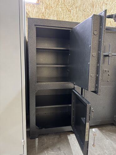 Сейфы для денег и документов: Железный сейф Размер 1300х600х500 Толщина листа 2 мм Полимерная — 3