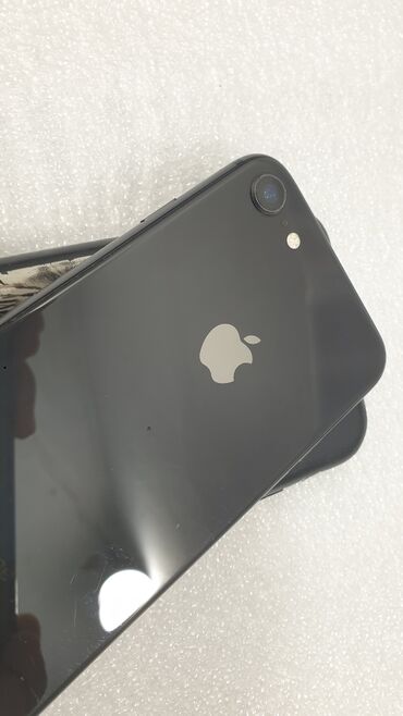 Apple iPhone: IPhone 8, Б/у, 64 ГБ, Черный, Чехол, 100 %