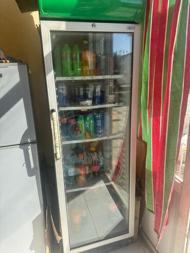 Dərin dondurucular: Kod 2425 Su vitrini normal isləkdi tecılı satılır qiymət 250 azn . Unv
