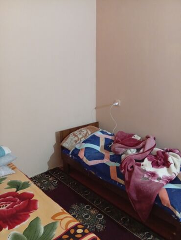 Otaqların günlük kirayəsi: 3 otaqlı həyət evi - Kiçik, qapalı həyətyanı sahəsi və dəmir hasar - — 8