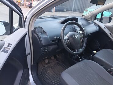 runx alex: Toyota Yaris: 2009 г., 1.3 л, Механика, Бензин, Хэтчбэк