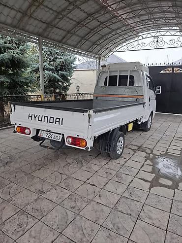 lancer 9: Hyundai Porter II бортовой малотоннажный грузовик - Кабина — 4