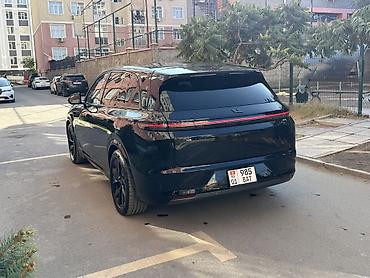 Lixiang: Lixiang L7: 2023 г., 1.5 л, Автомат, Гибрид, Кроссовер — 2
