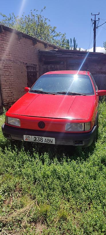 Унаа: Volkswagen Passat: 1988 г., 1.8 л, Кол менен иштөөчү, Бензин, Седан — 3